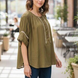 Free People Green Stitched Button Front Split Cuff Sleeve Top XS $88 price NWT